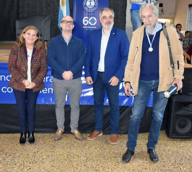 Emotivo acto de distinción a docentes y no docentes con más de 35 años de trayectoria en la UCALP