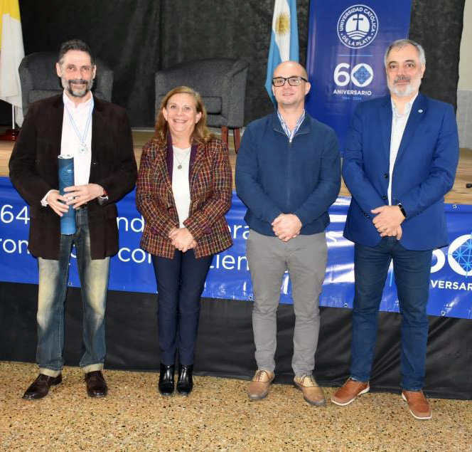 Emotivo acto de distinción a docentes y no docentes con más de 35 años de trayectoria en la UCALP