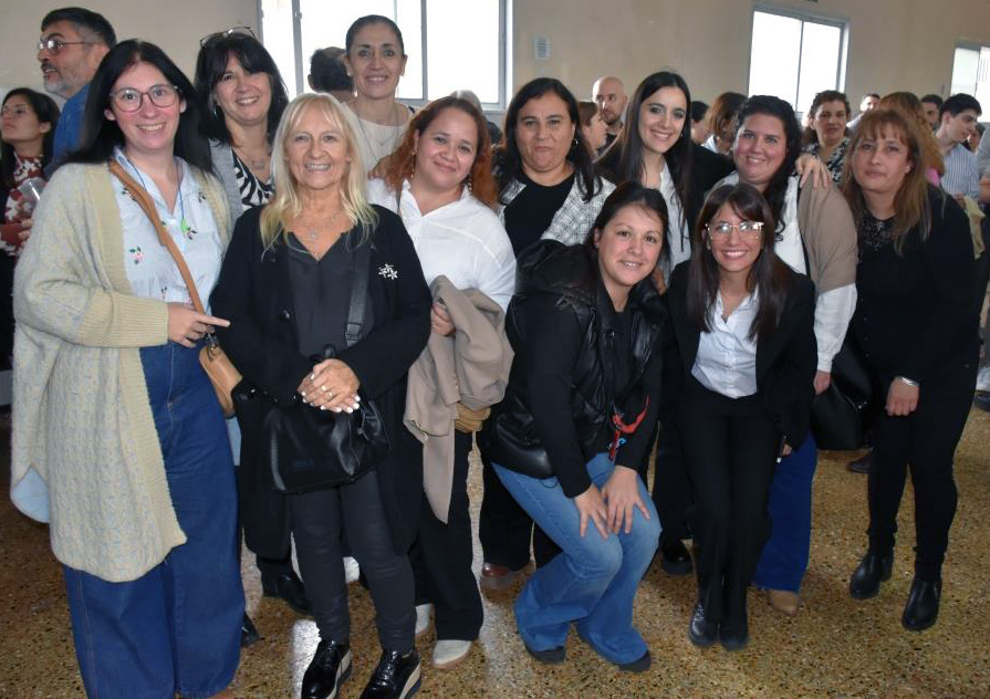 Emotivo acto de distinción a docentes y no docentes con más de 35 años de trayectoria en la UCALP