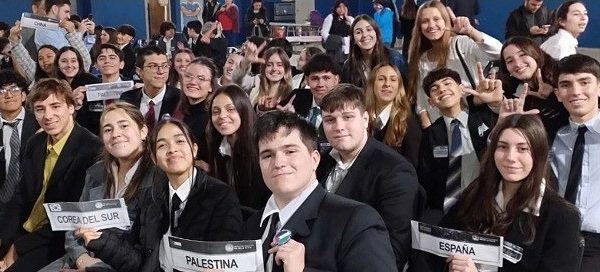 Alumnos de los colegios participaron del simulacro ONU