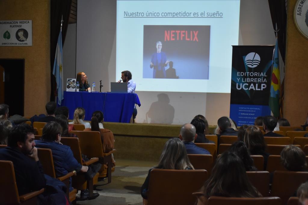 Se presentó el nuevo libro de la Editorial UCALP: “Adictos en pañales” 