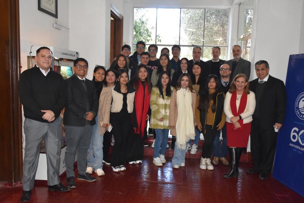 UCALP recibe a estudiantes de Perú en un innovador programa académico