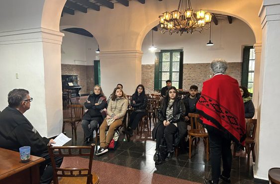 Alumnos de Arquitectura visitaron la Casa de Ejercicios Espirituales Mama Antula