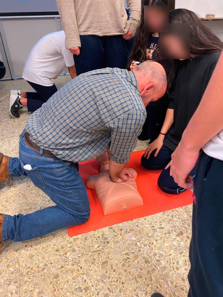 Alumnos de una Escuela de City Bell recibieron una nueva capacitación en RCP