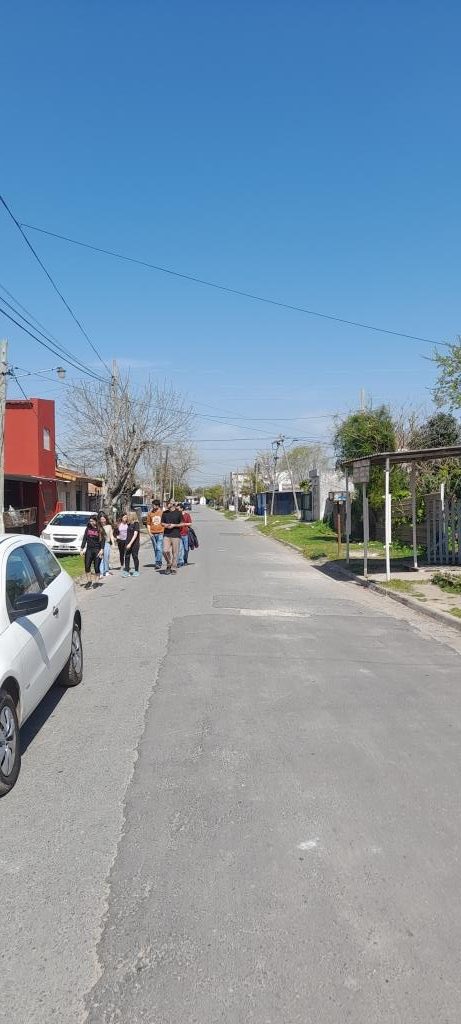 Caminata por el barrio con voluntarios