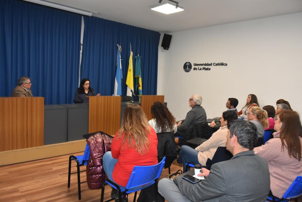Conferencia sobre ESI para docentes de colegios UCALP