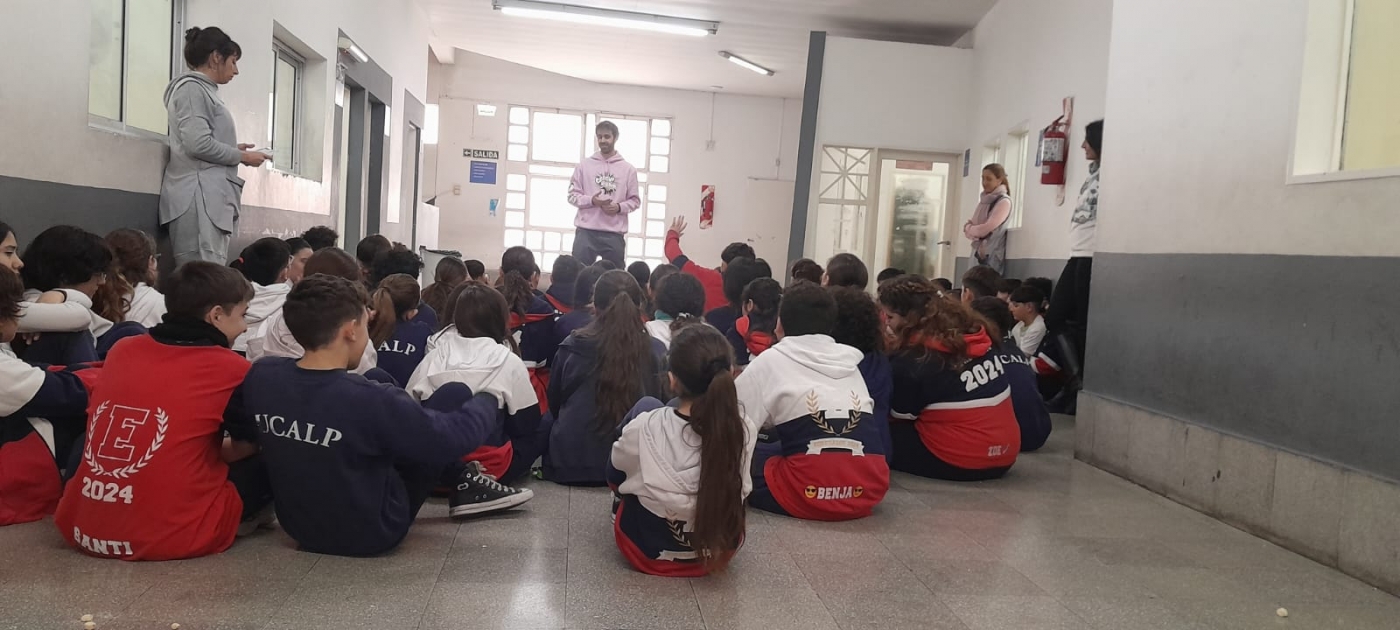 Juegos, sorpresas y regalos para los niños en su día 