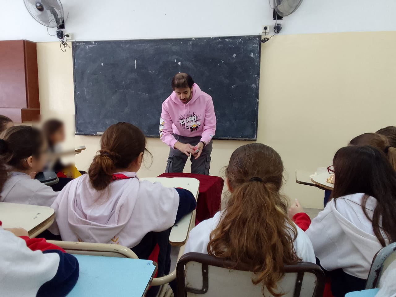 Juegos, sorpresas y regalos para los niños en su día 