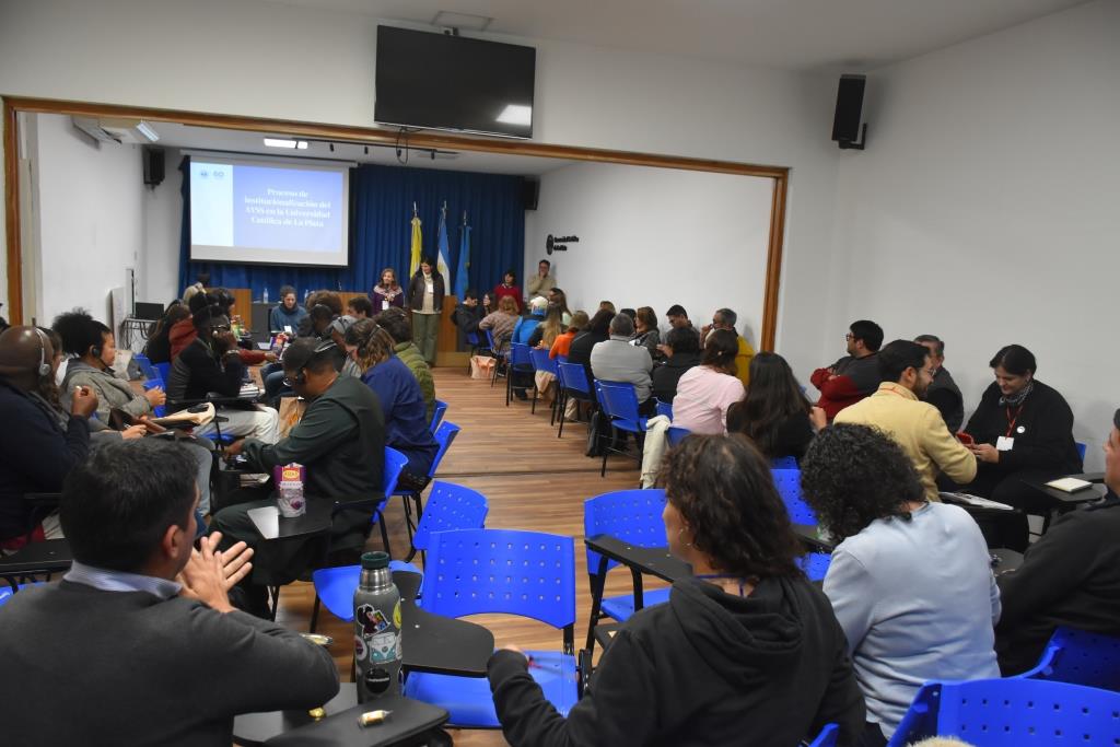Representantes de universidades del mundo en una visita especial a la UCALP
