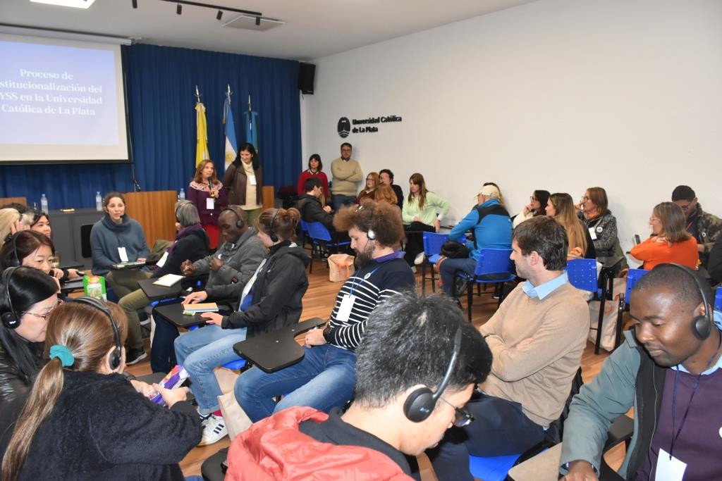 Representantes de universidades del mundo en una visita especial a la UCALP