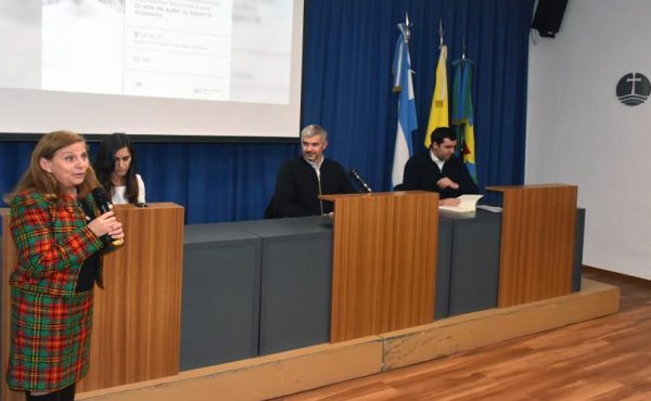 Ante un auditorio colmado, Marcos Peña presentó su libro sobre liderazgo