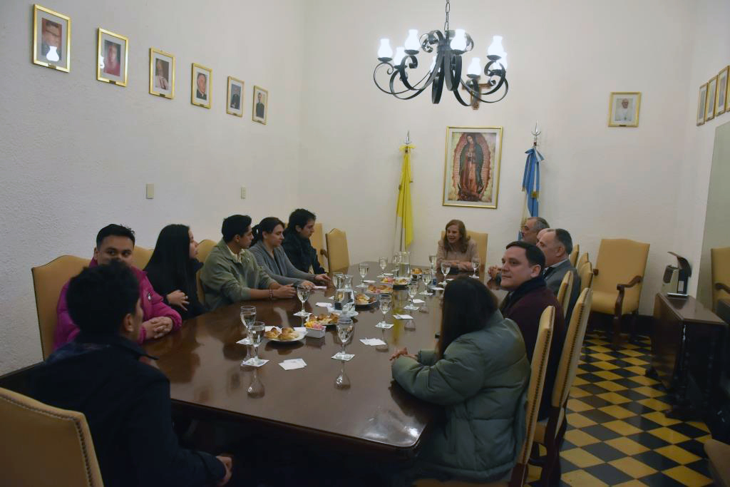 ¡Bienvenidos! Estudiantes de distintos países en un intercambio con la UCALP