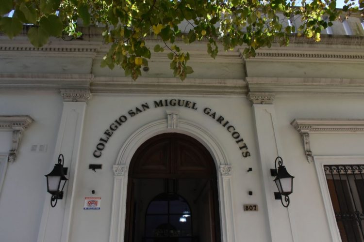 Celebramos y saludamos a los directores de nuestros colegios en su día