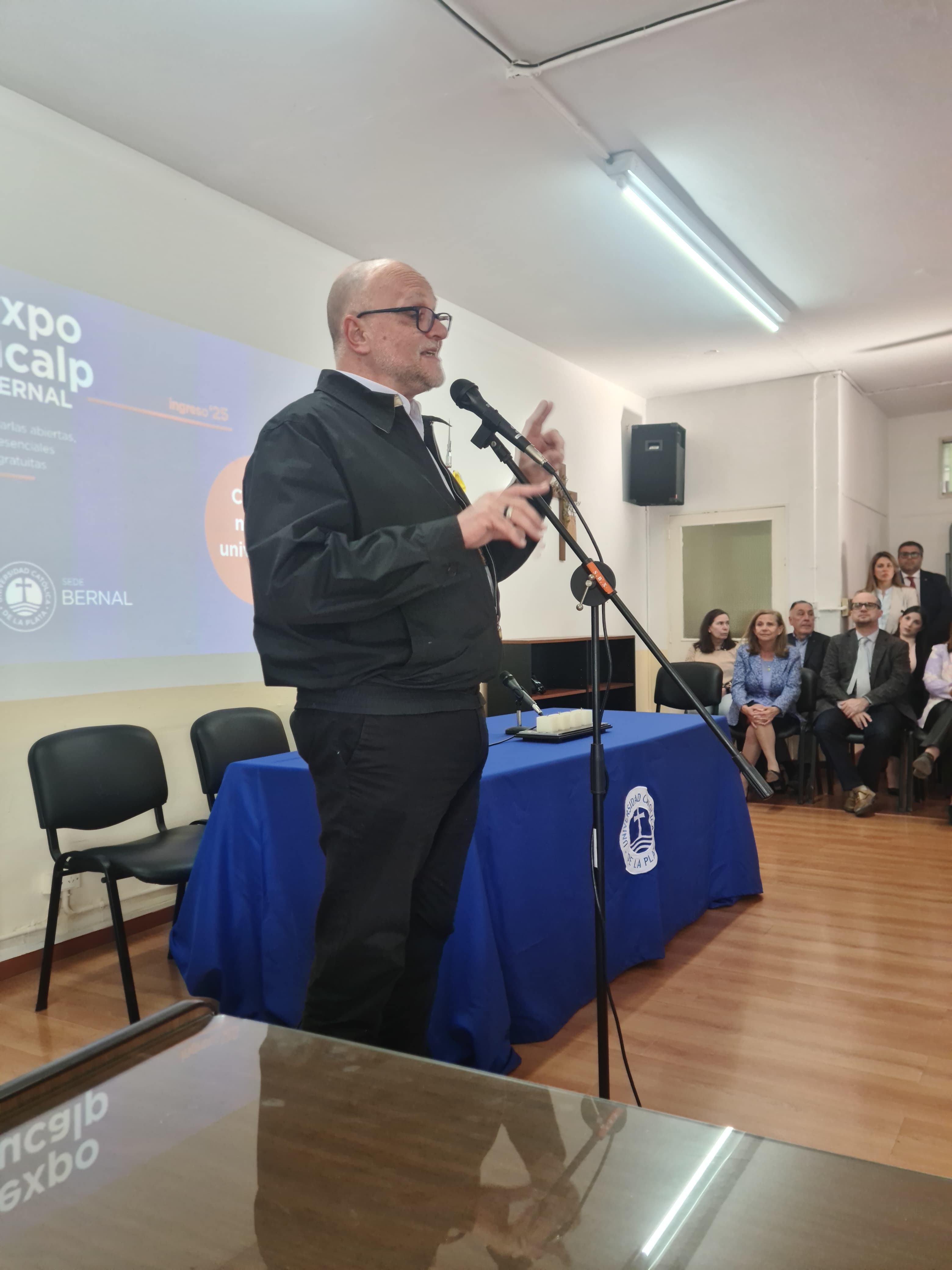 Concurrida Expo UCALP en Bernal para conocer las carreras (1)