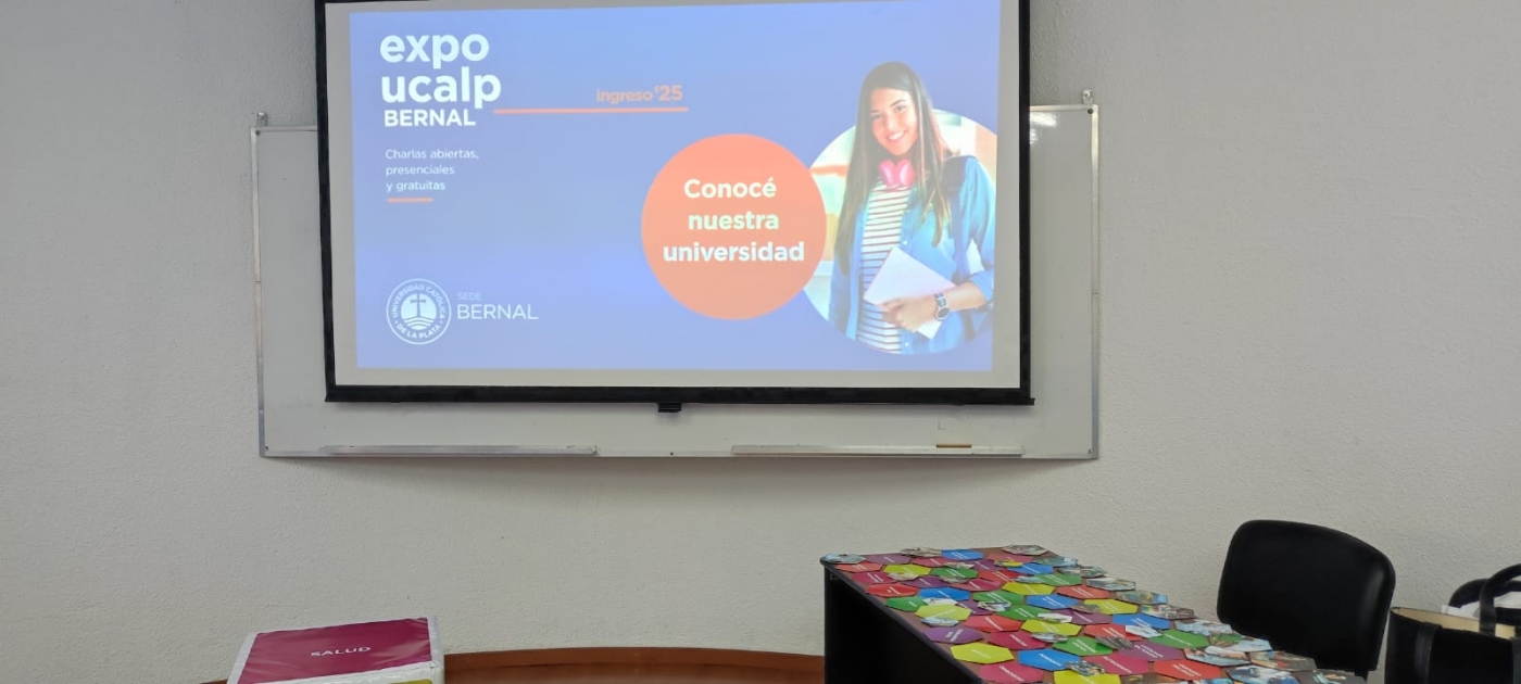 Concurrida Expo UCALP en Bernal para conocer las carreras 
