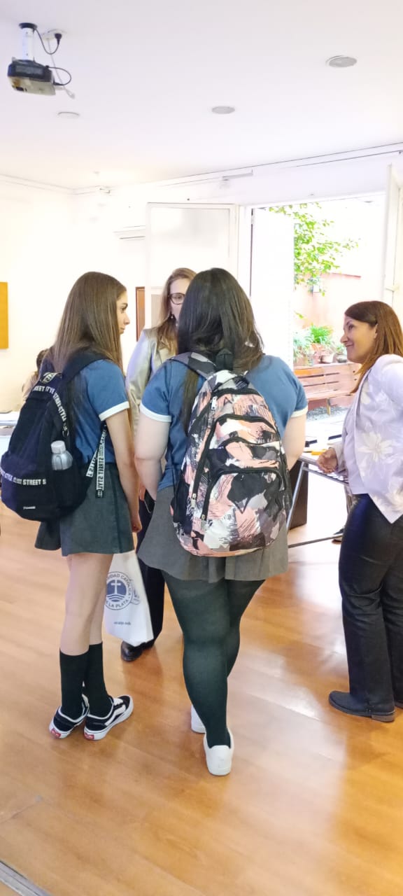 Concurrida Expo UCALP en Bernal para conocer las carreras 