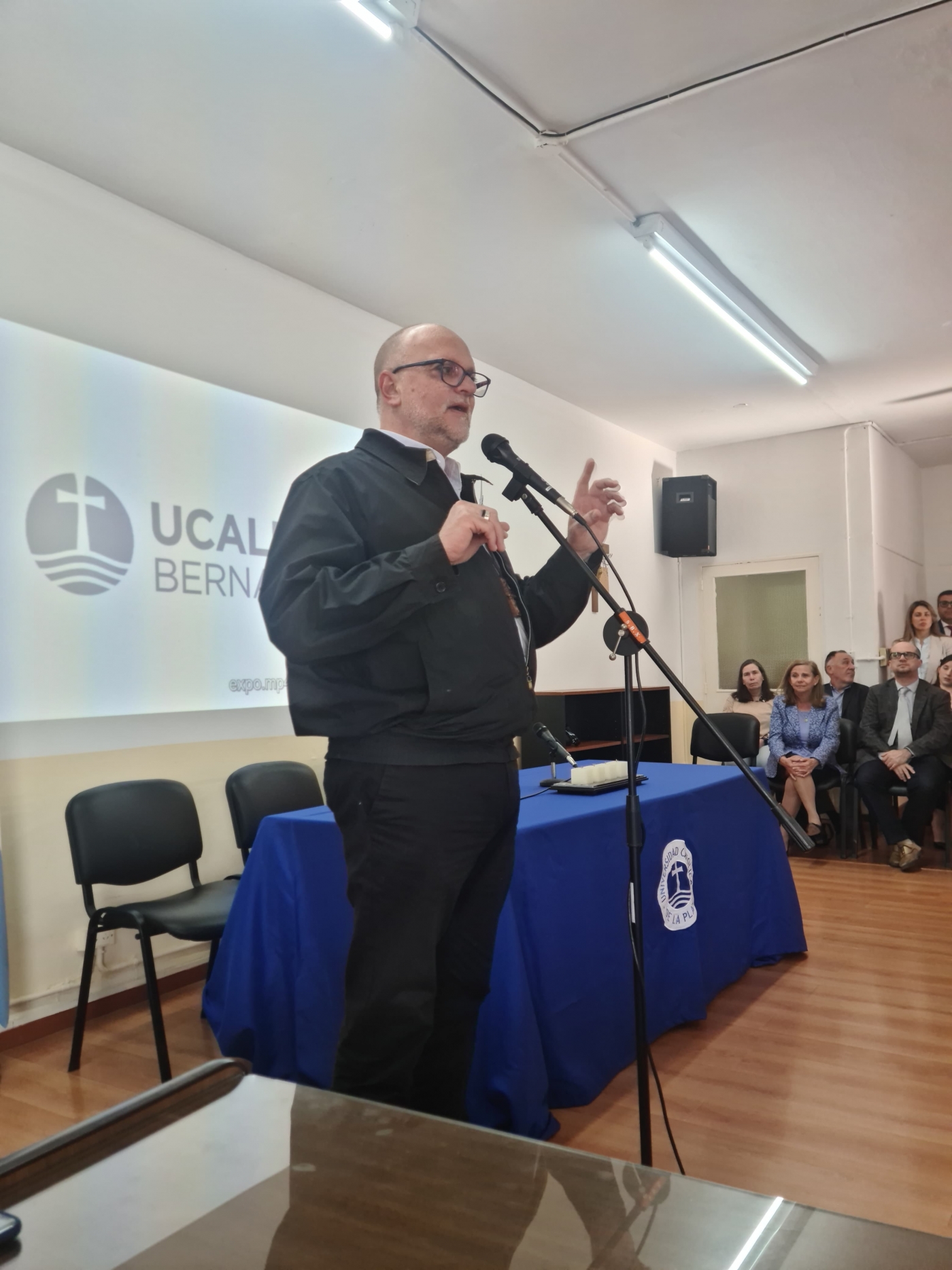 Concurrida Expo UCALP en Bernal para conocer las carreras 