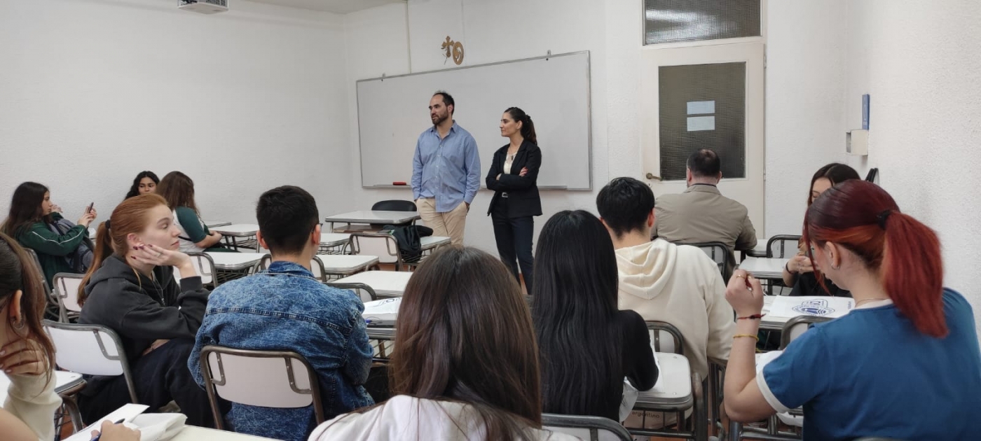 Concurrida Expo UCALP en Bernal para conocer las carreras 