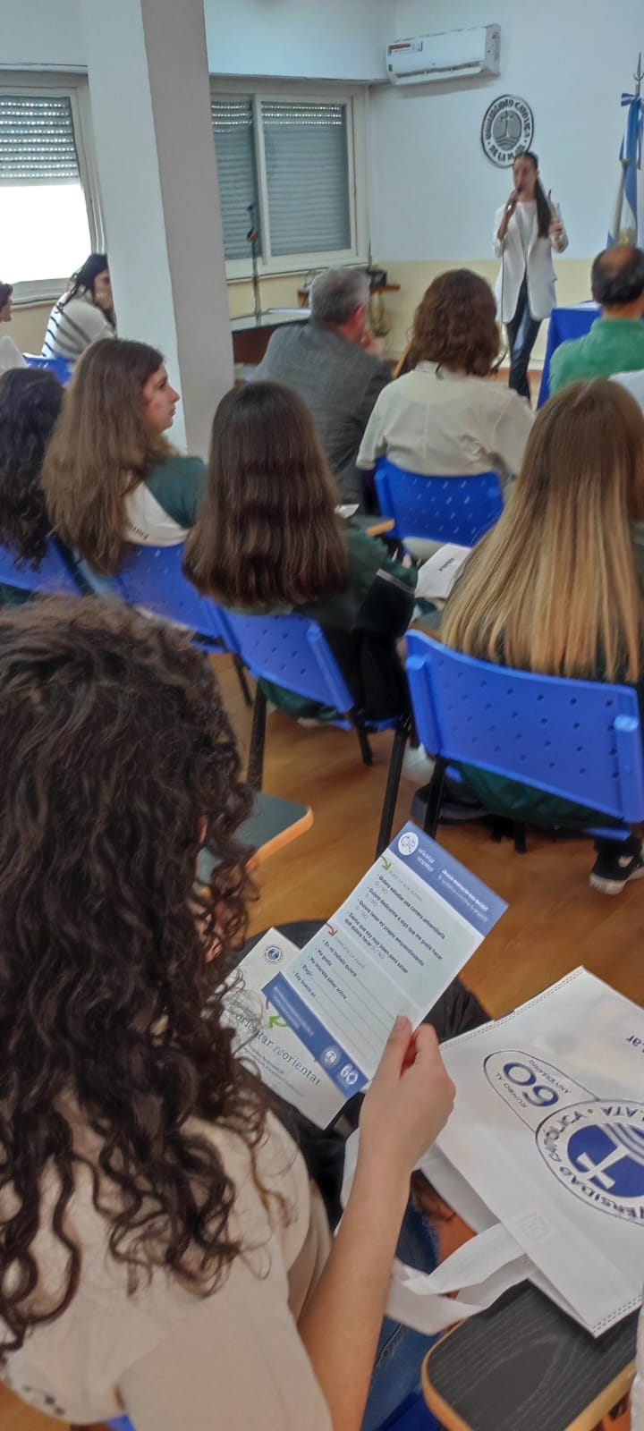 Concurrida Expo UCALP en Bernal para conocer las carreras 