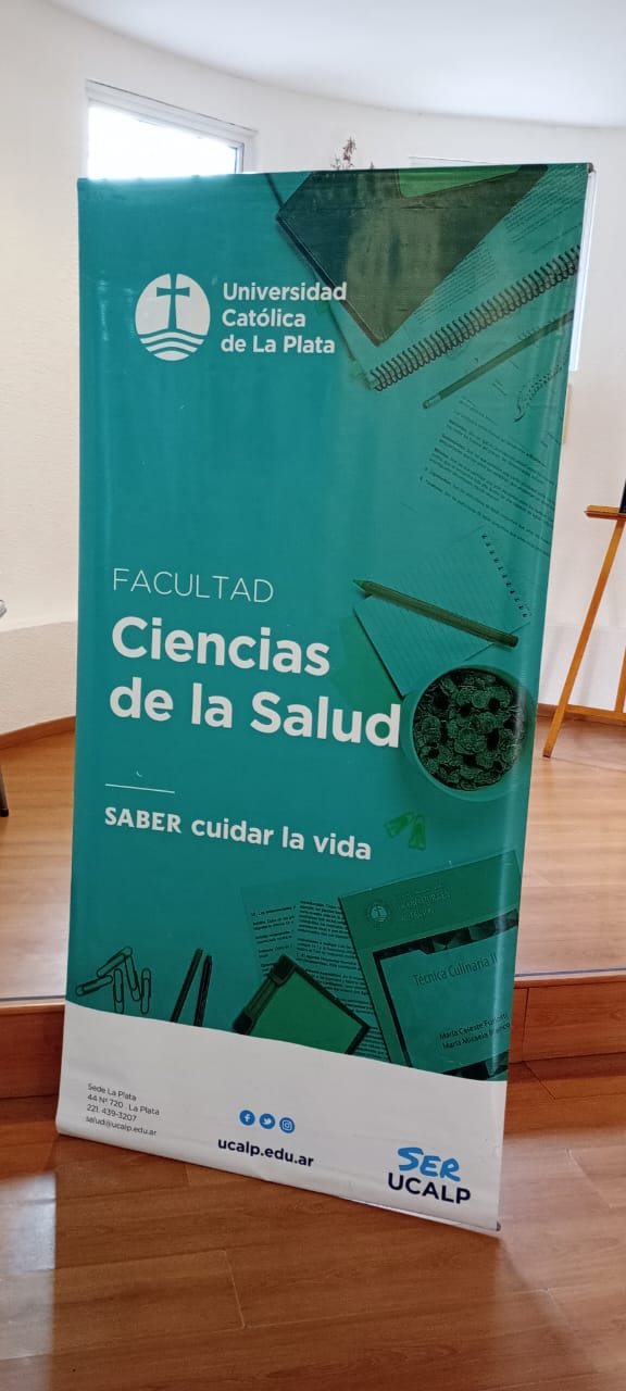 Concurrida Expo UCALP en Bernal para conocer las carreras 