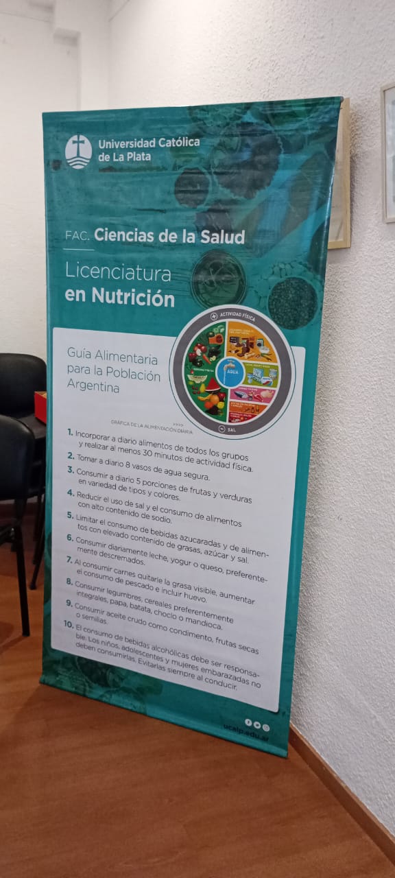 Concurrida Expo UCALP en Bernal para conocer las carreras 