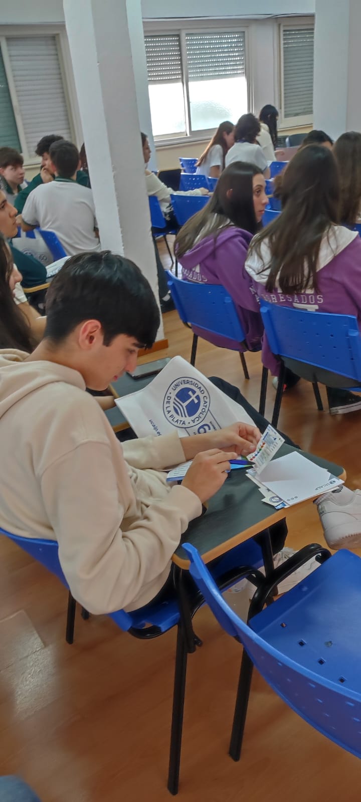 Concurrida Expo UCALP en Bernal para conocer las carreras 