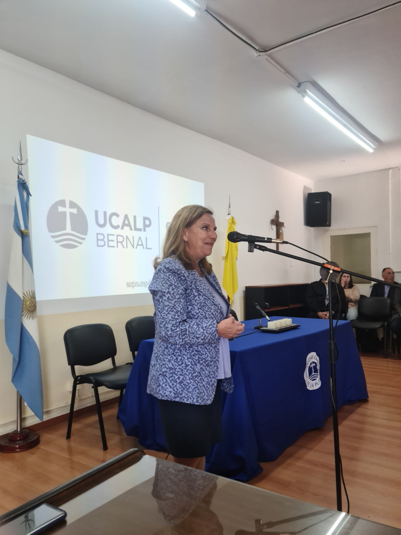 Concurrida Expo UCALP en Bernal para conocer las carreras 