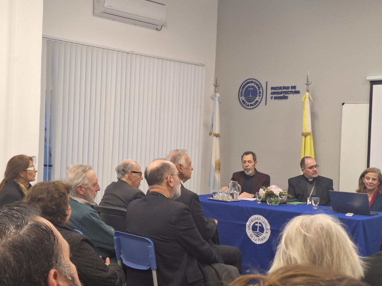 El Arte y Arquitectura Religiosa convocó a expertos de distintos cultos en la UCALP (1)