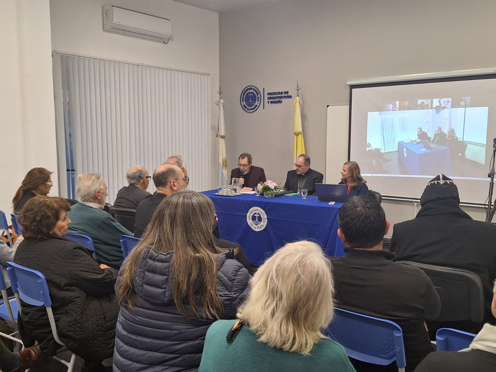 El Arte y Arquitectura Religiosa convocó a expertos de distintos cultos en la UCALP (2)