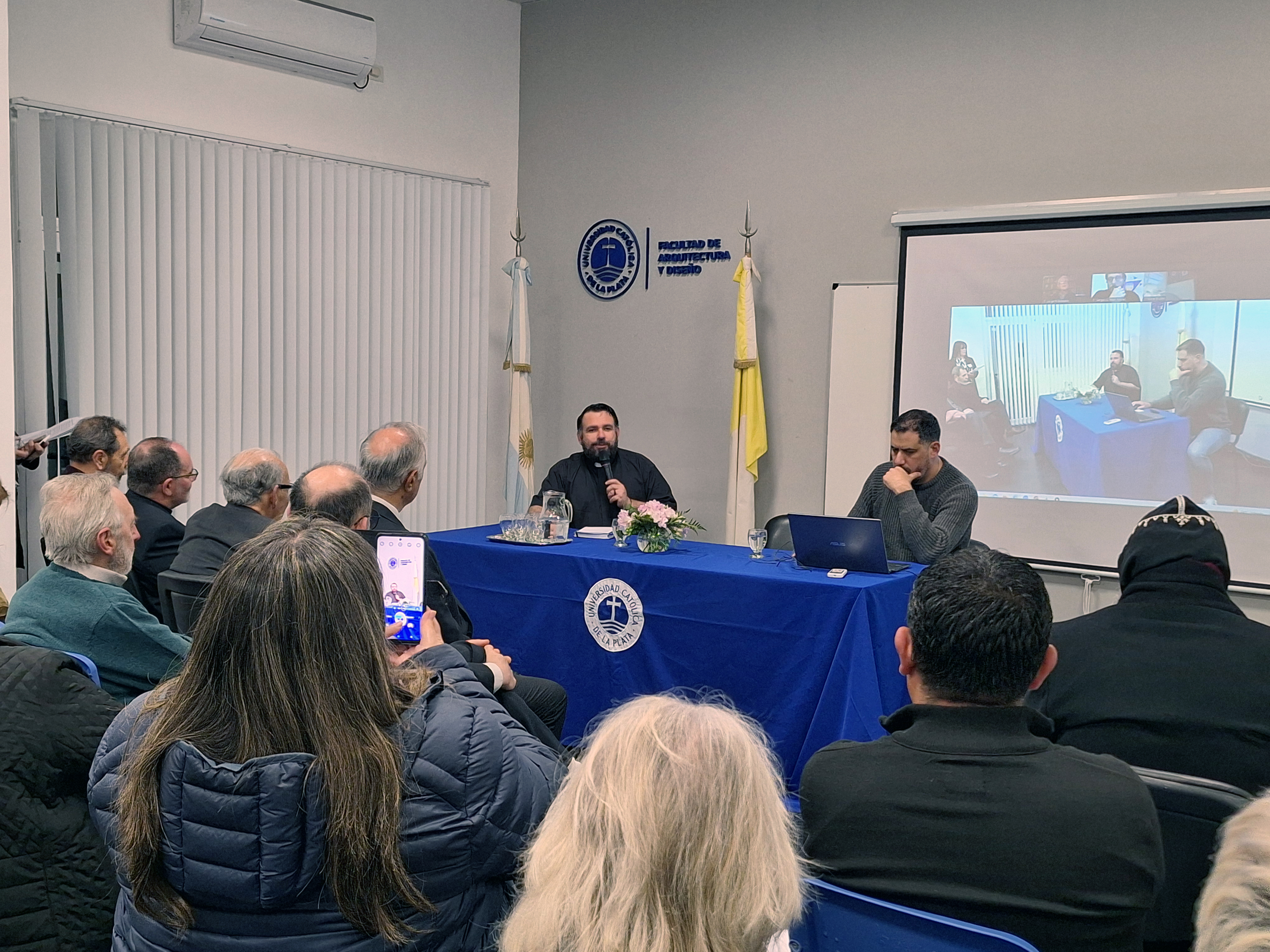 El Arte y Arquitectura Religiosa convocó a expertos de distintos cultos en la UCALP (3)