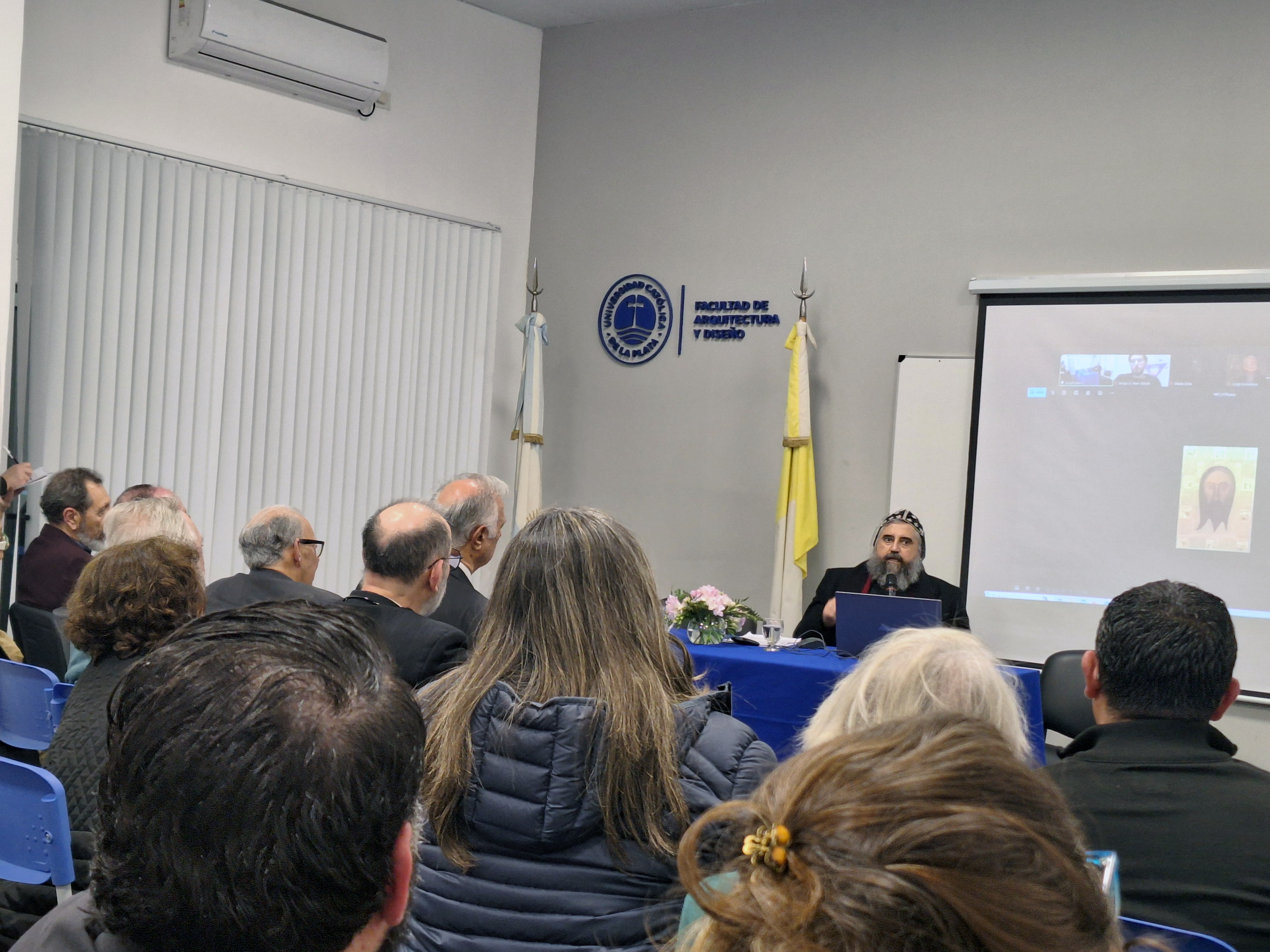 El Arte y Arquitectura Religiosa convocó a expertos de distintos cultos en la UCALP (7)