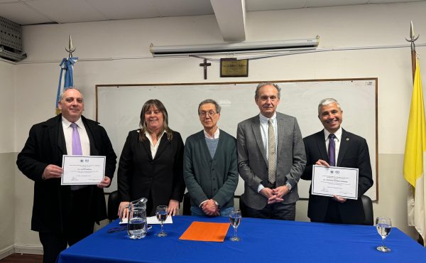 Reconocen la labor de dos destacados docentes de Criminalística