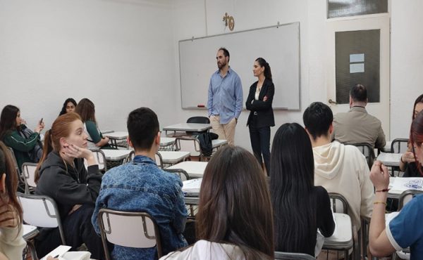Concurrida Expo UCALP en Bernal para conocer las carreras