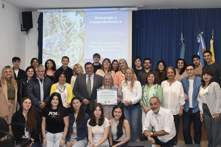 Reconocimiento a docente UCALP: “Uno aprende de aquel a quien enseña”