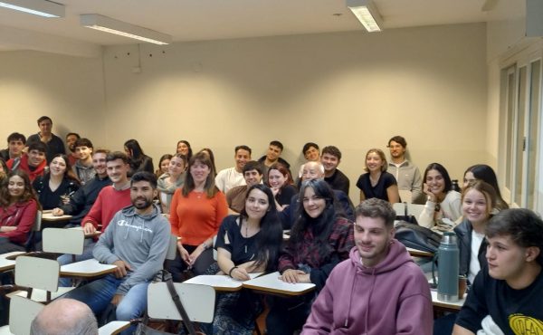 Concurrido conversatorio sobre la vida de Enrique Shaw