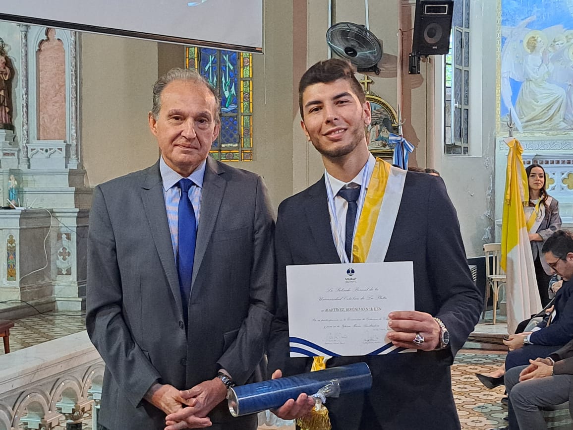 Aquí están, estos son...todos los egresados/as de la sede BernalAquí están, estos son...todos los egresados/as de la sede Bernal