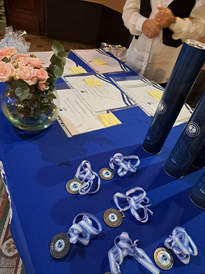 Aquí están, estos son...todos los egresados/as de la sede Bernal