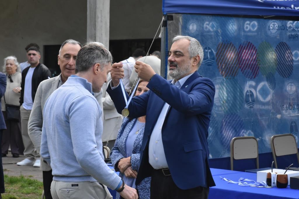 La UCALP reconoció y premió a sus alumnos destacados