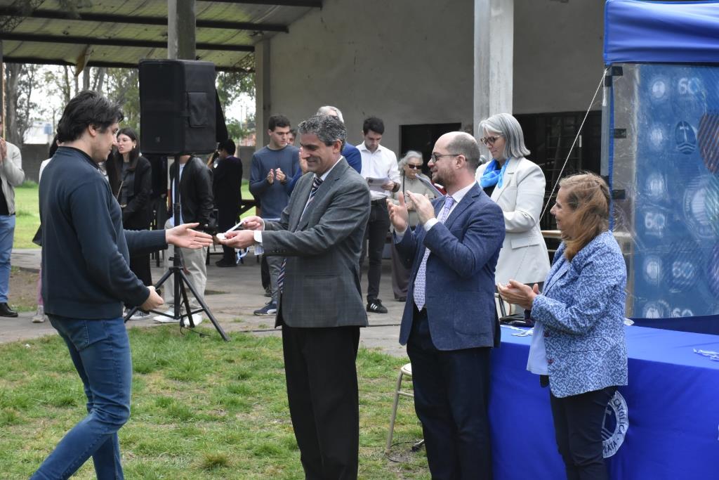 La UCALP reconoció y premió a sus alumnos destacados