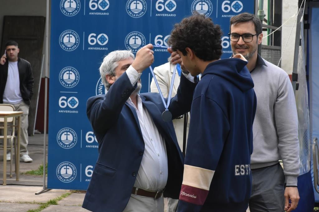 La UCALP reconoció y premió a sus alumnos destacados