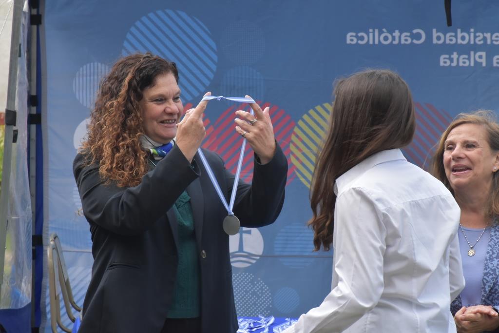 La UCALP reconoció y premió a sus alumnos destacados