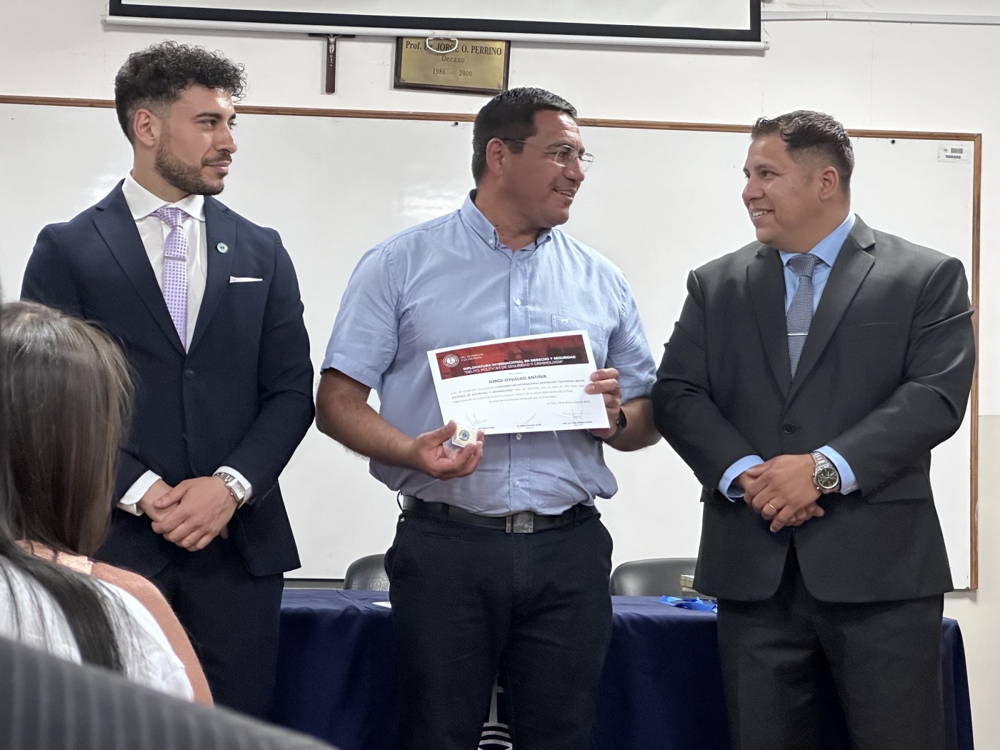 Entregan certificados de Diplomatura Internacional en Derecho y Seguridad