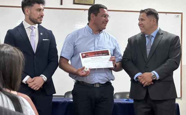 Entregan certificados de Diplomatura Internacional en Derecho y Seguridad