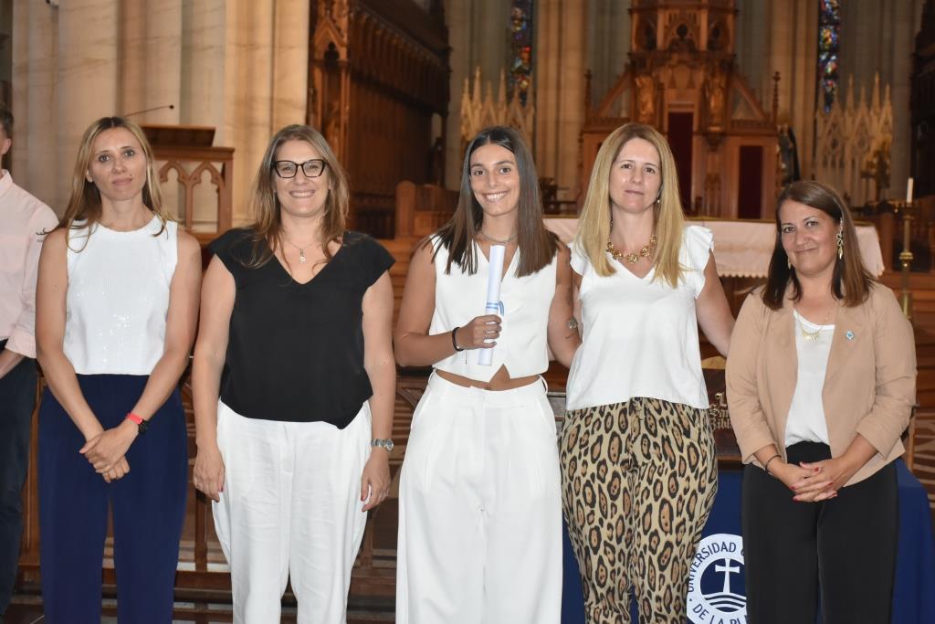 La Facultad de Ciencias de la Salud de la UCALP reconoció a sus graduados 