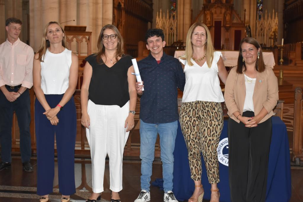 La Facultad de Ciencias de la Salud de la UCALP reconoció a sus graduados 