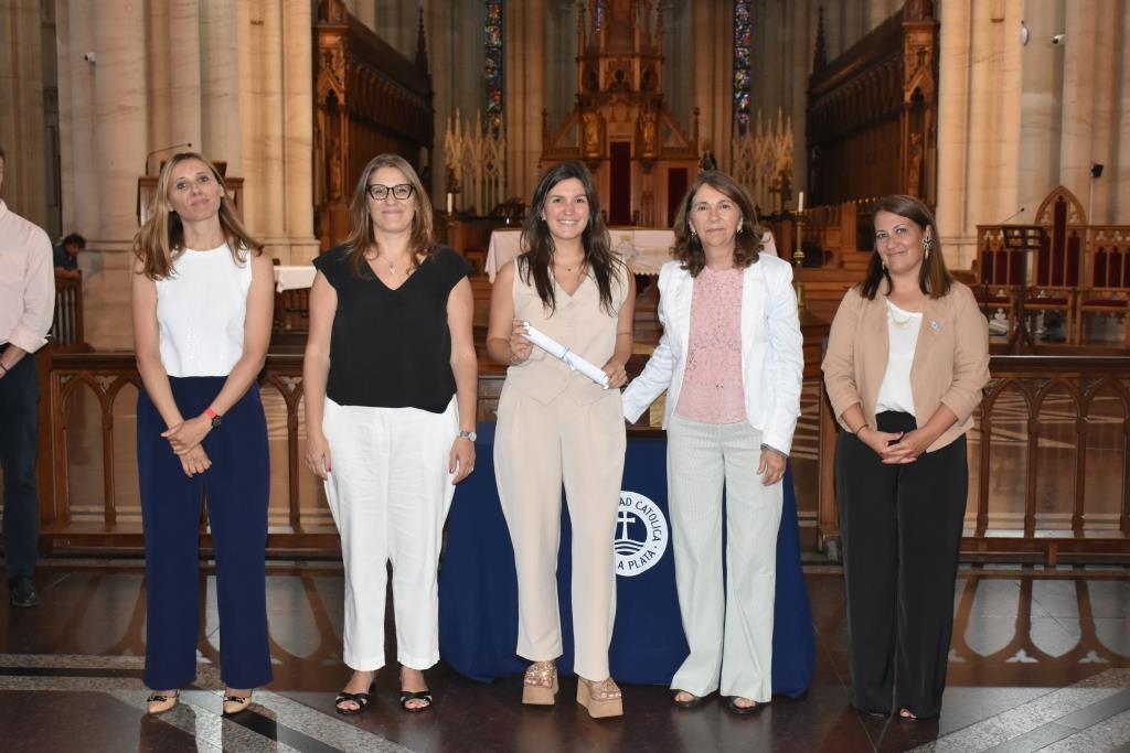La Facultad de Ciencias de la Salud de la UCALP reconoció a sus graduados 