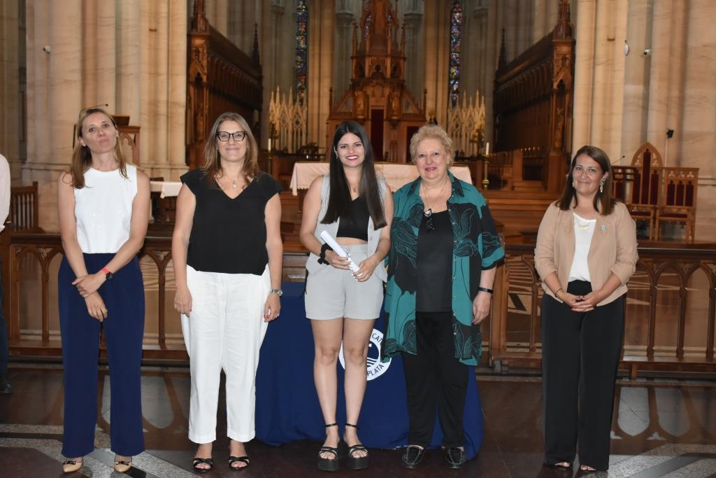 La Facultad de Ciencias de la Salud de la UCALP reconoció a sus graduados 