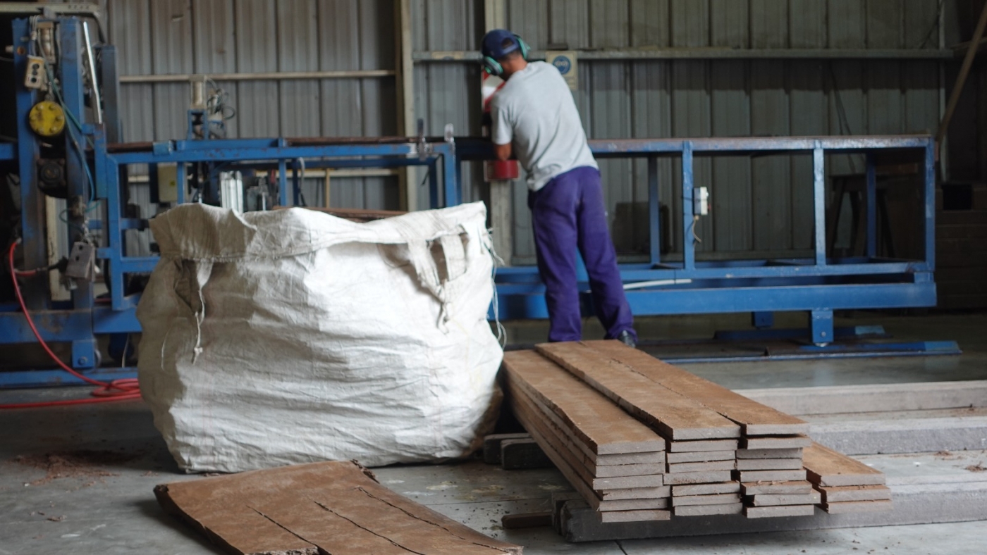 79948777-f6df-491f-b0fb-cab71f2a3ddc