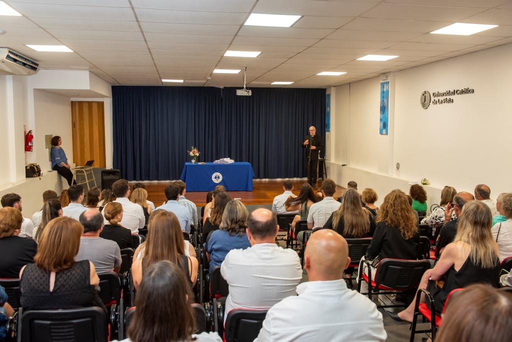 Acto de colación en Bahía Blanca 