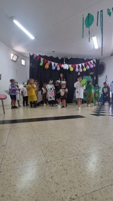 Alumnos del Jardín Estrada cerraron el proyecto literario con obras teatrales (13)